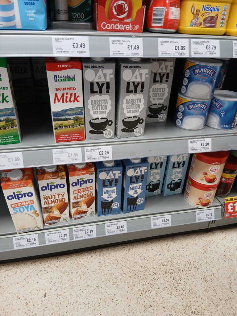 イギリスのスーパーOATLYオーツミルク