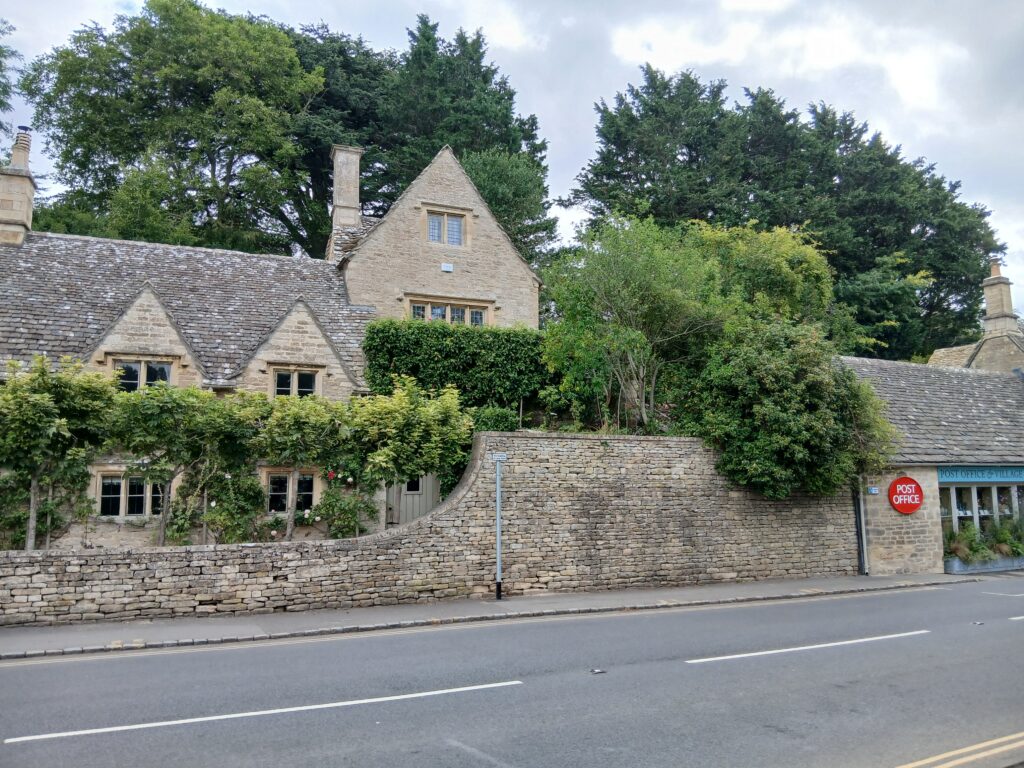 イギリス コッツウォルズ バイブリー コッツウォルズストーンの建物