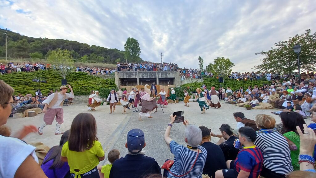 バルゴタの魔女のお祭り│魔女のお祭りの劇