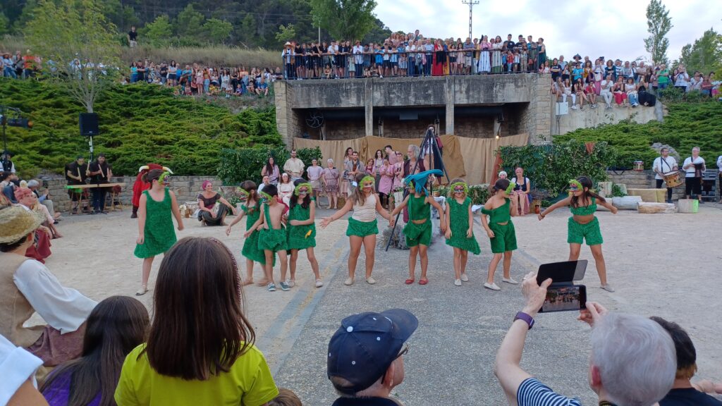 バルゴタの魔女のお祭り│魔女のお祭りで子供たちの演出