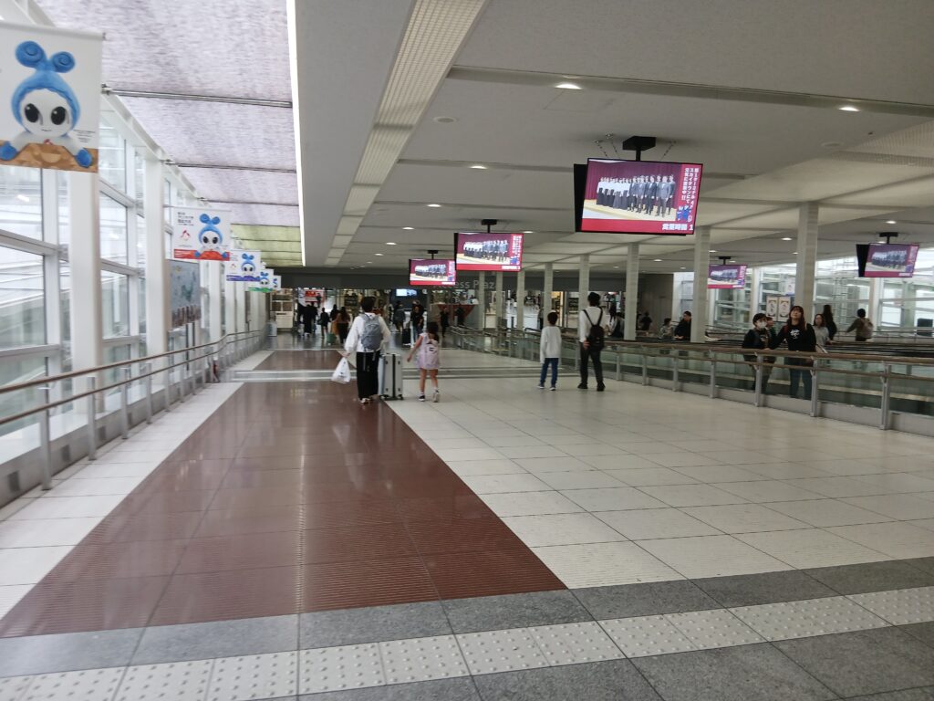 中部国際セントレア空港から津エアポートラインまでの連絡通路