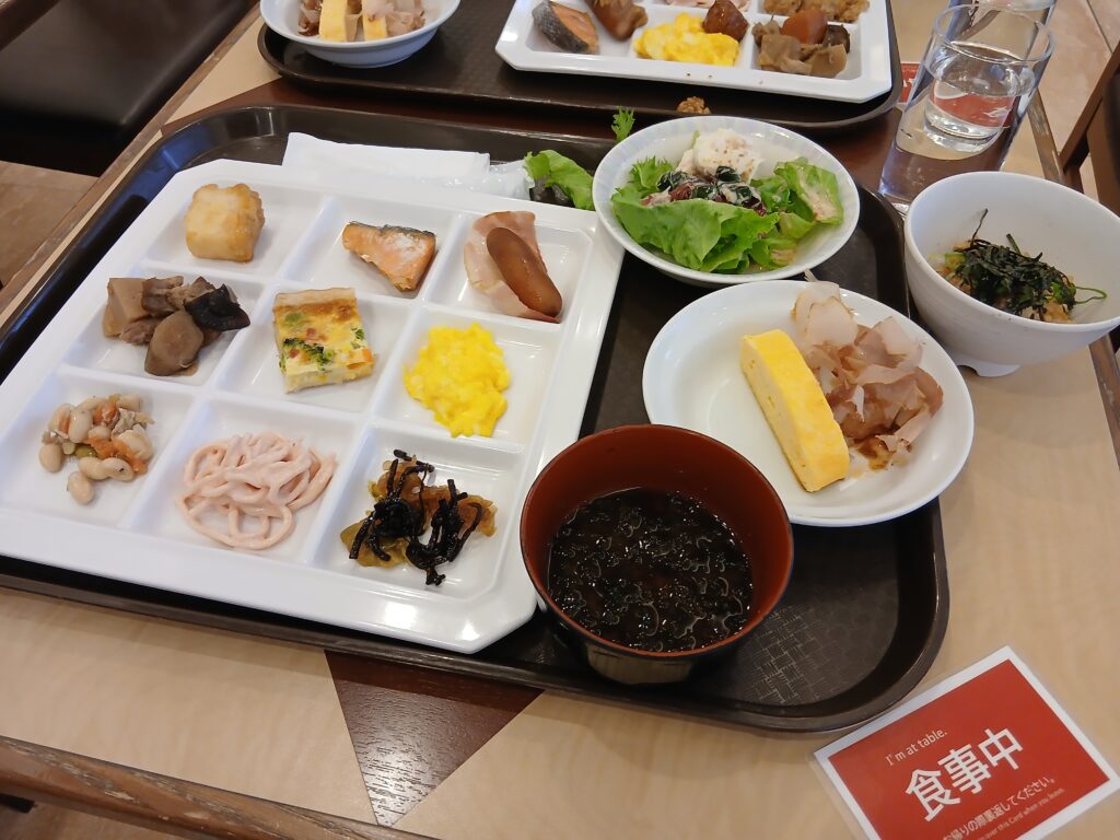 ホテルグリーンパークの朝食バイキング